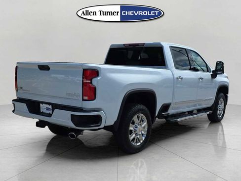 New 2026 Chevrolet Silverado 2500 High Country w/ High Country Premium Package AWD/4WD image 4
