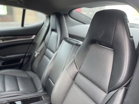 Used 2016 Porsche Panamera 4 Edition image 19