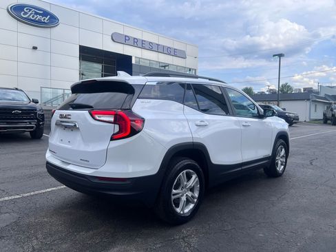 Used 2023 GMC Terrain SLE w/ Driver Convenience Package AWD/4WD image 9