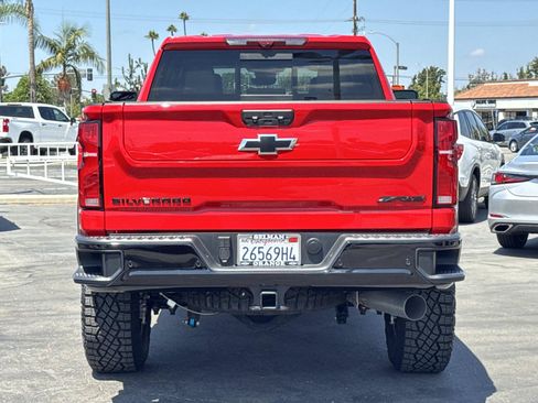 Used 2025 Chevrolet Silverado 2500 ZR2 w/ Technology Package AWD/4WD image 6