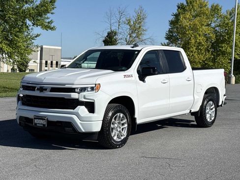 Used 2024 Chevrolet Silverado 1500 RST w/ Z71 Off-Road Package AWD/4WD image 28