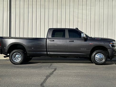 Used 2025 RAM 3500 Laramie w/ Towing Technology Group image 4