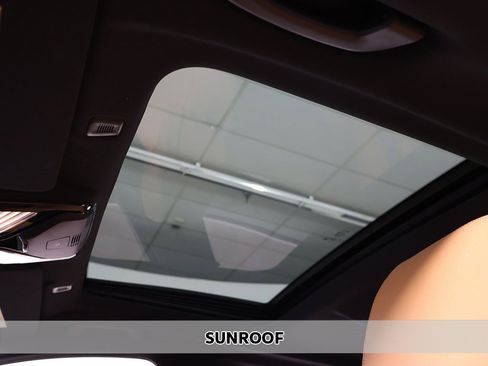 Used 2022 BMW M550i xDrive w/ Premium Package image 4