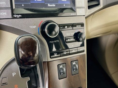 Used 2015 Toyota Venza XLE image 15