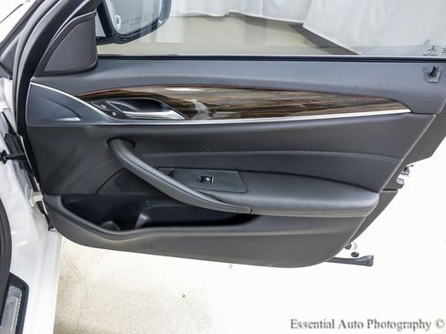 Used 2019 BMW 530i xDrive image 26