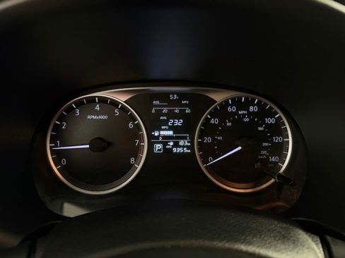 Used 2020 Nissan Kicks S image 18