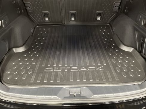 Used 2023 Subaru Outback Limited image 13