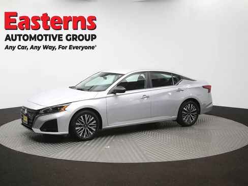 Used 2024 Nissan Altima 2.5 SV FWD image 57