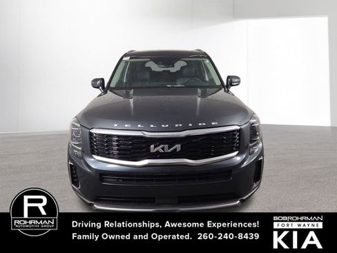 Certified 2022 Kia Telluride EX image 3