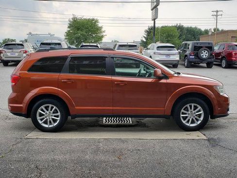 Used 2014 Dodge Journey SXT w/ Flexible Seating Group FWD image 7