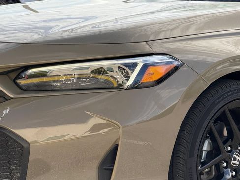 Used 2025 Honda Civic Sport image 11