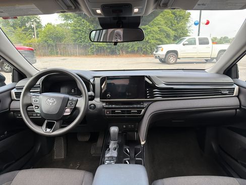 Used 2025 Toyota Camry LE FWD image 10