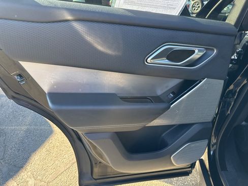 Used 2019 Land Rover Range Rover Velar R-Dynamic SE image 38