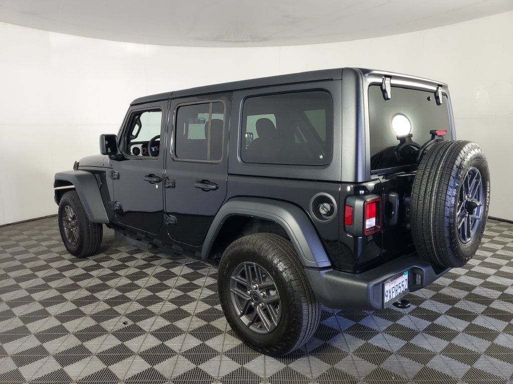 Used 2026 Jeep Wrangler Unlimited Sport AWD/4WD image 6