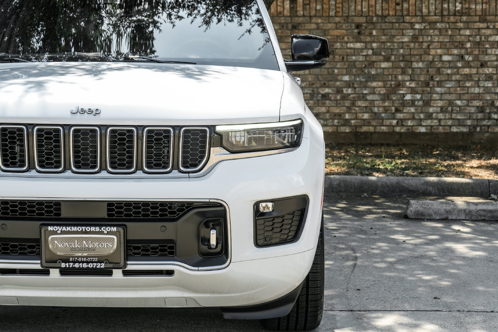 Used 2022 Jeep Grand Cherokee Overland w/ Luxury Tech Group IV AWD/4WD image 67