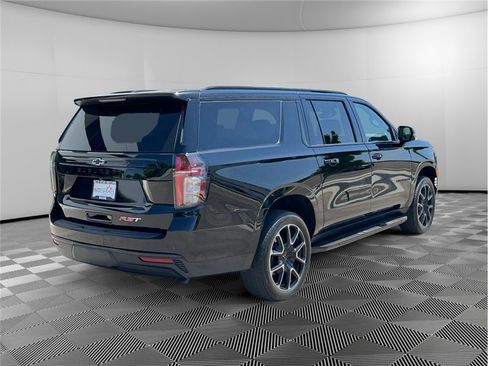 Used 2024 Chevrolet Suburban RST w/ Luxury Package RWD image 5