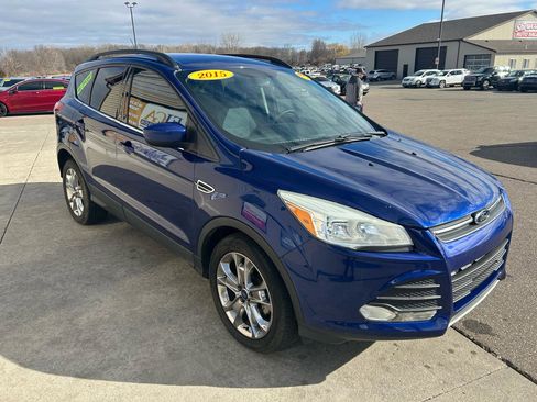 Used 2015 Ford Escape SE w/ Equipment Group 201A image 3