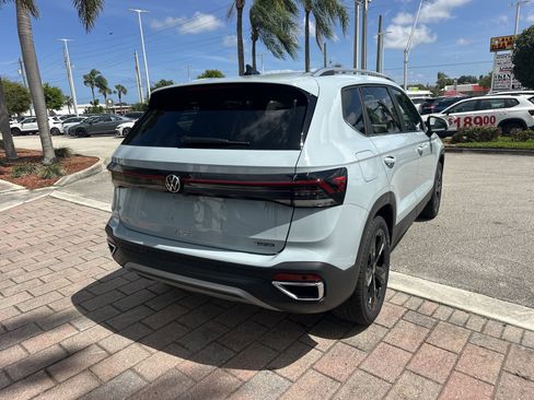 New 2026 Volkswagen Taos SEL AWD/4WD image 6