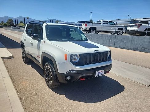 Used 2023 Jeep Renegade Trailhawk AWD/4WD image 9