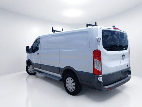Used 2017 Ford Transit 250 130 Low Roof w/ Exterior Upgrade Package RWD image 5