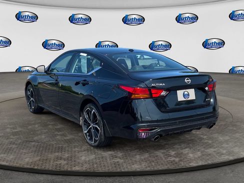 Used 2024 Nissan Altima 2.5 SR w/ SR Premium Package AWD/4WD image 3