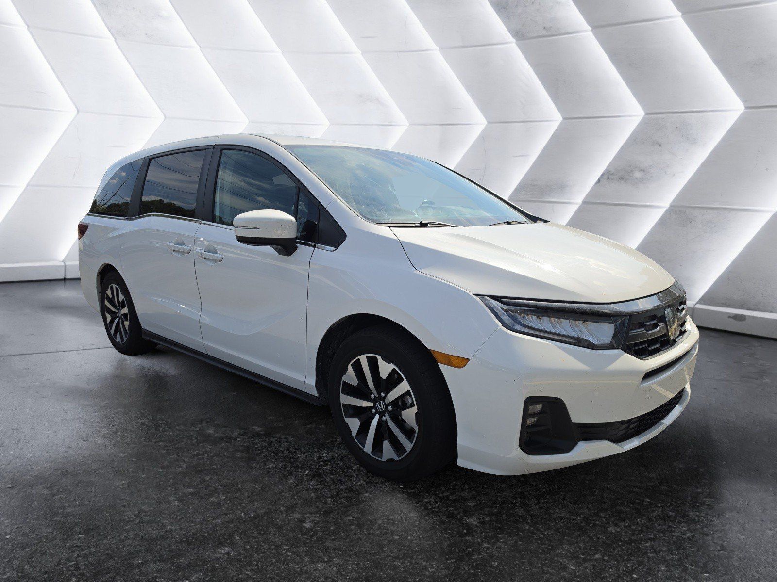Used 2025 Honda Odyssey EX-L image 2