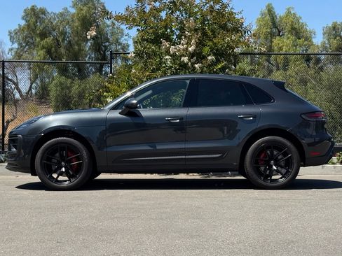 Certified 2024 Porsche Macan AWD/4WD image 2