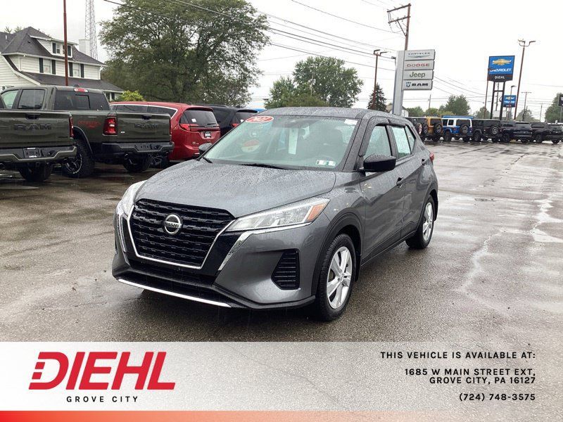 Used 2021 Nissan Kicks S FWD image 3