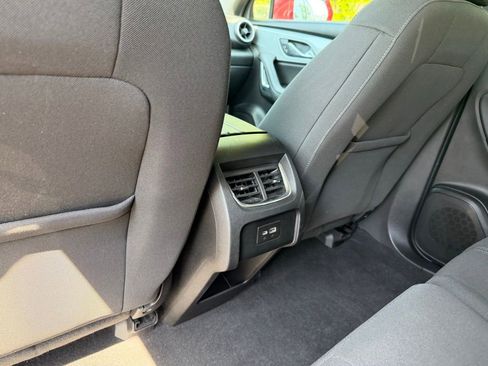 Used 2019 Chevrolet Blazer LT FWD image 11