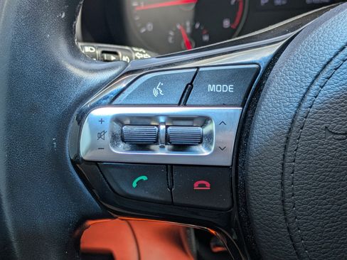 Used 2017 Kia Cadenza Premium FWD image 21