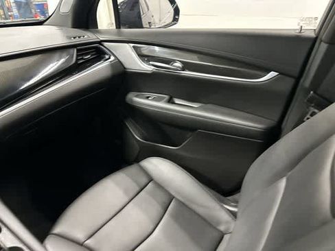 Used 2023 Cadillac XT6 Sport w/ Technology Package AWD/4WD image 13