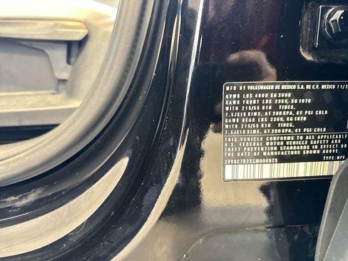 Used 2025 Volkswagen Taos S image 33