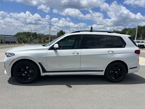 Used 2022 BMW X7 xDrive40i w/ M Sport Package AWD/4WD image 6