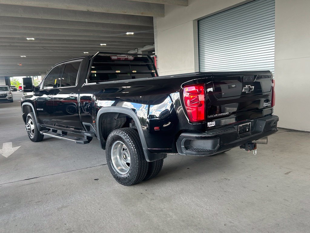 Used 2022 Chevrolet Silverado 3500 High Country w/ Technology Package AWD/4WD image 3