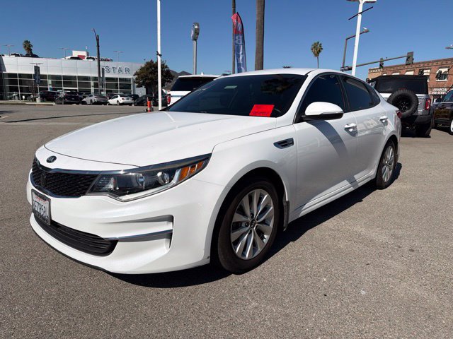 Used 2018 Kia Optima LX w/ 17" Alloy Wheels Package FWD image 3