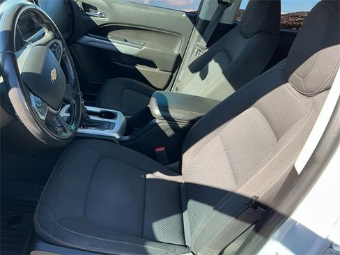 Used 2022 Chevrolet Colorado LT w/ LT Convenience Package image 17