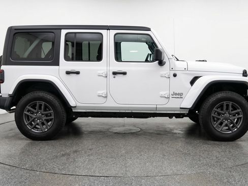 Used 2025 Jeep Wrangler Sport S image 11