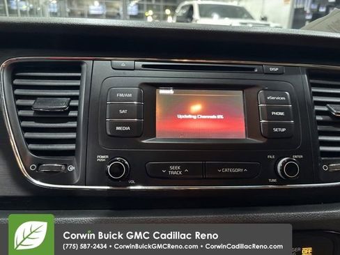 Used 2016 Kia Sedona LX w/ LX Convenience Package image 18