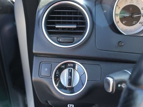 Used 2014 Mercedes-Benz C 250 Sedan image 27
