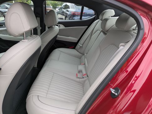 Certified 2022 Genesis G70 3.3T image 16