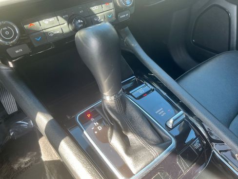 Used 2025 Jeep Compass Limited image 42