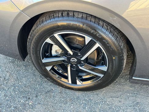 Used 2025 Nissan Sentra SV image 28