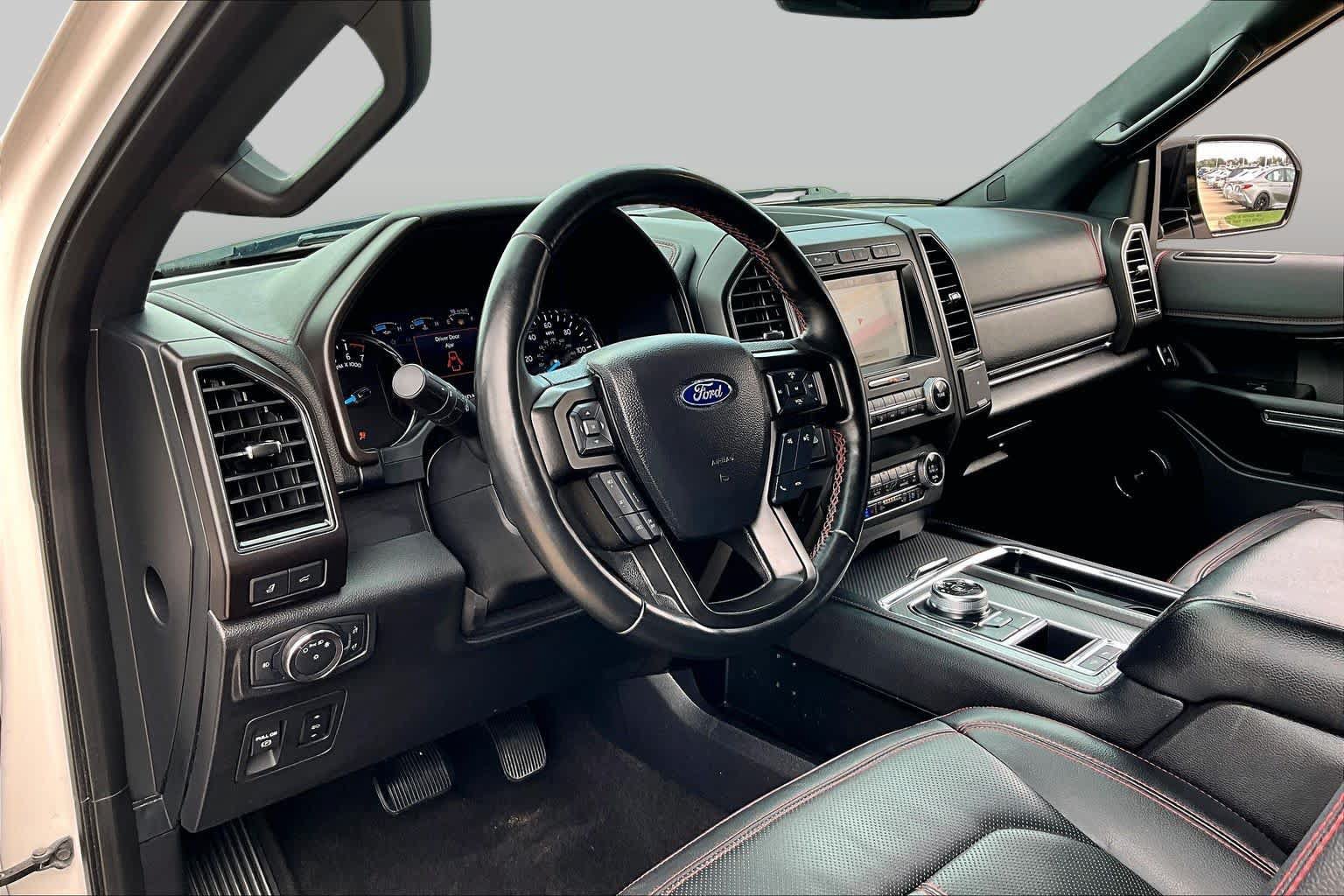 Used 2019 Ford Expedition Limited w/ Equipment Group 303A RWD image 18
