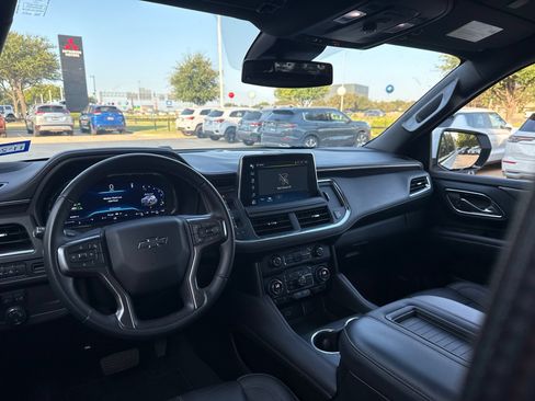Used 2024 Chevrolet Suburban RST RWD image 6