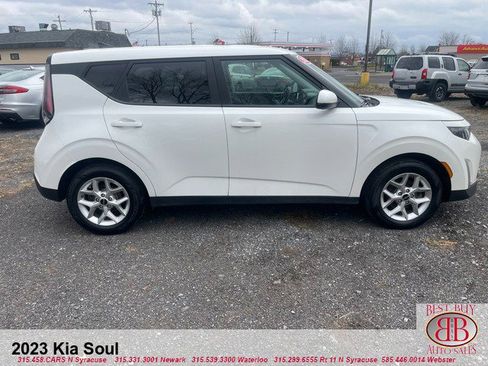 Used 2023 Kia Soul LX w/ LX Technology Package FWD image 4