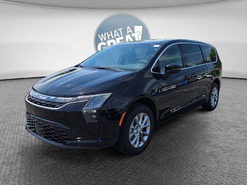 New 2027 Chrysler Pacifica Select AWD/4WD image 8