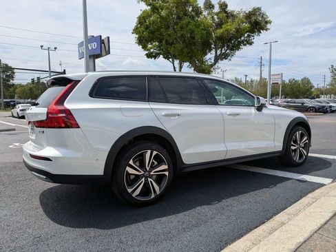 Used 2026 Volvo V60 B5 Cross Country Plus w/ Protection Package Premier image 6