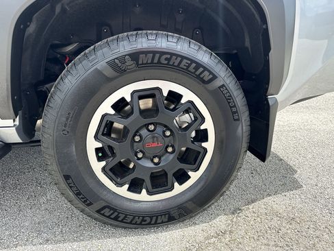 Certified 2025 Toyota 4Runner TRD Off-Road AWD/4WD image 18