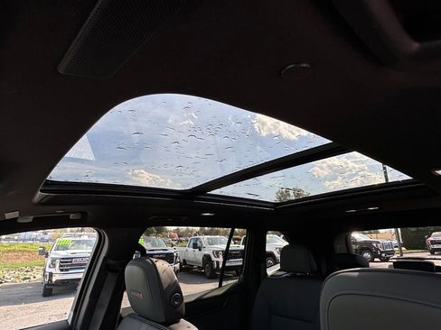 New 2026 GMC Acadia AT4 w/ Luxury Package AWD/4WD image 33