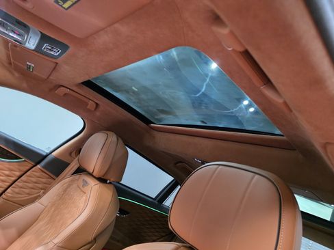 Used 2023 Bentley Flying Spur Azure image 9